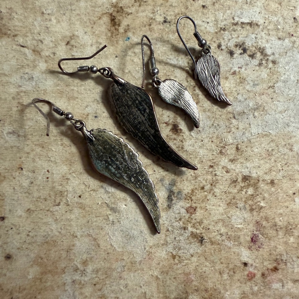 Two Pairs Vintage Angel Wing Earrings - Picture 2 of 2